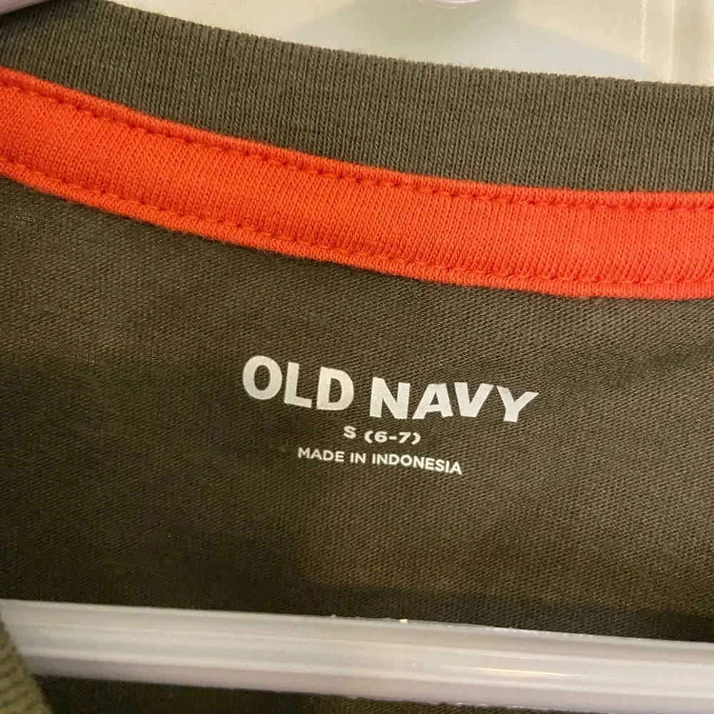 EUC | Old‎ Navy boy’s camouflage patterned tshirt — small